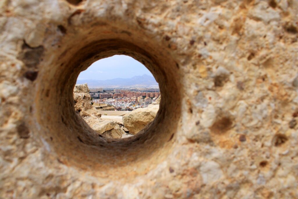 Fotografía del interior del Castillo de Santa Bárbara